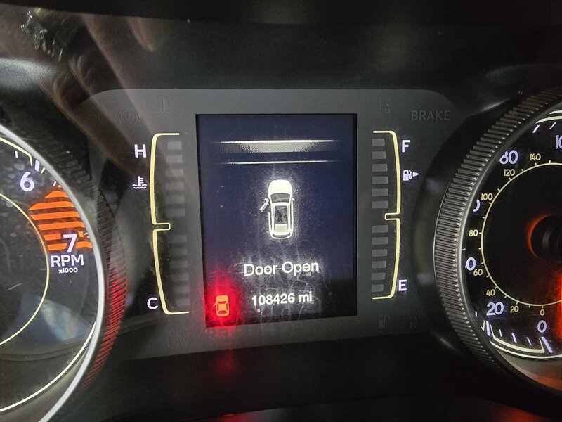 Used 2016 Jeep Cherokee Sport FWD image 16
