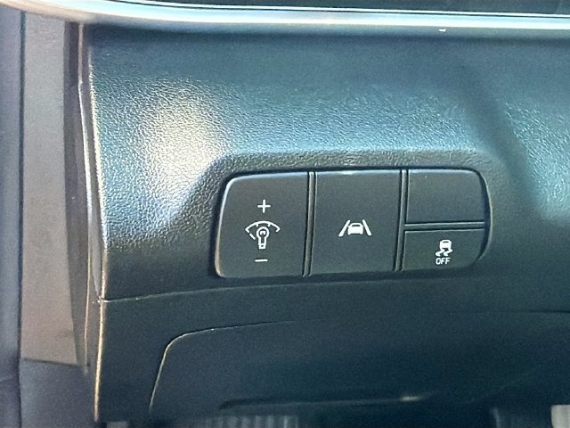Used 2023 Hyundai Elantra Limited FWD image 11