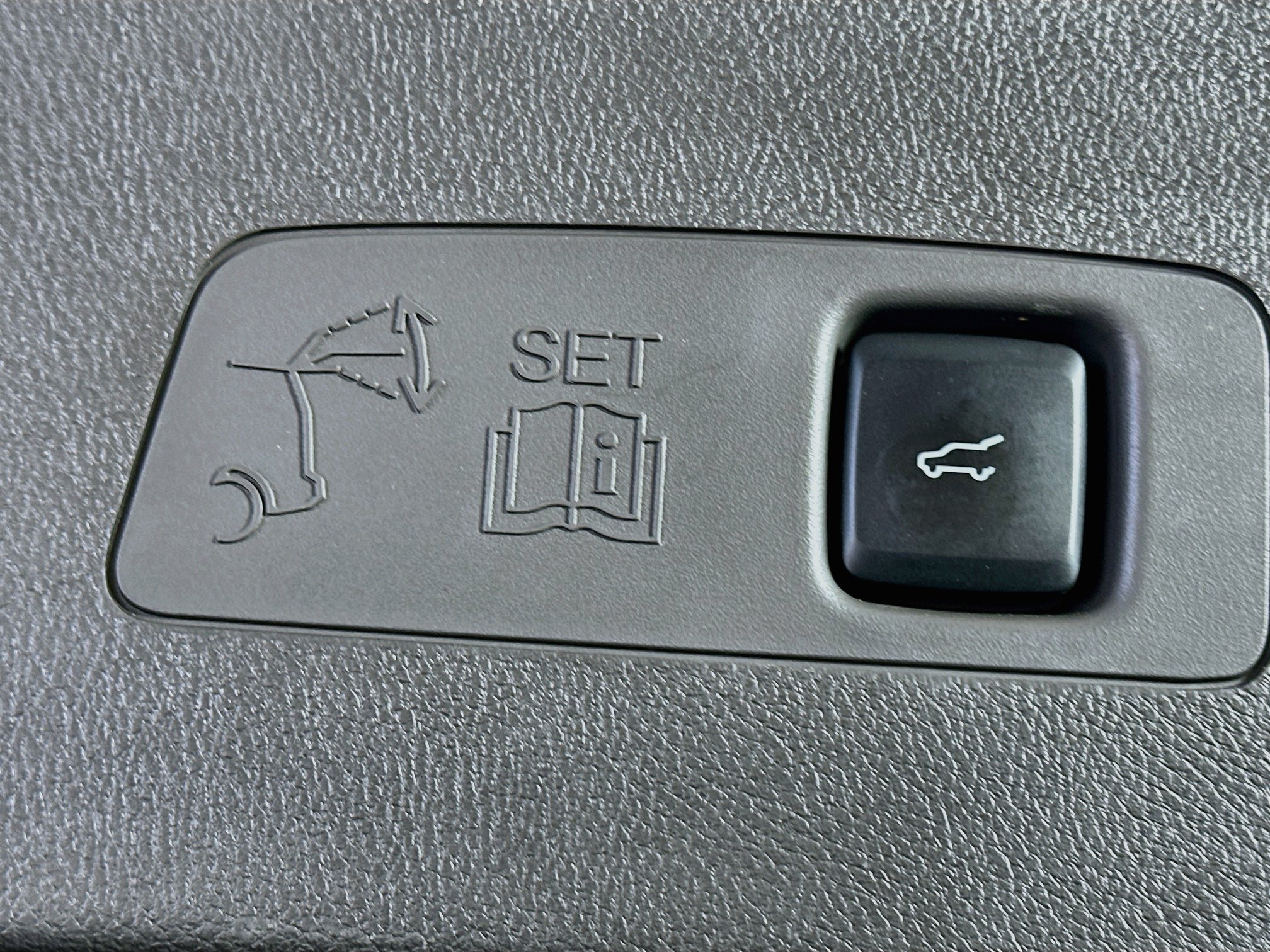 Used 2024 Lincoln Corsair FWD w/ Equipment Group 101A image 31