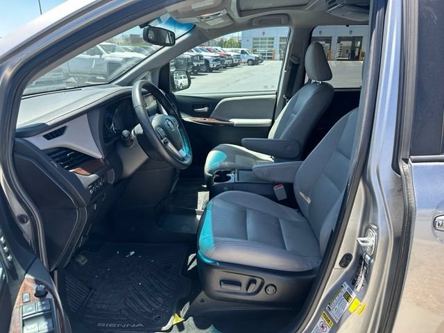 Used 2015 Toyota Sienna Limited AWD/4WD image 16