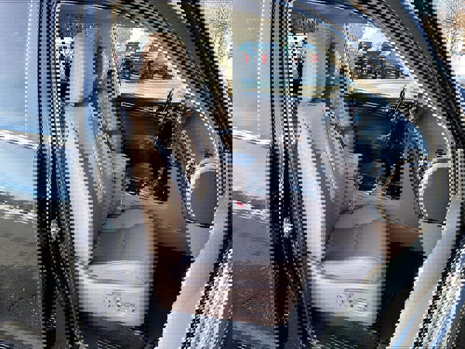 Used 2023 Lexus GX 460 Premium w/ Premium Package image 11