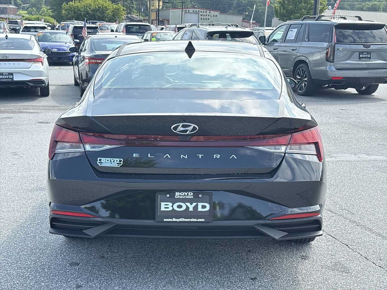 Used 2023 Hyundai Elantra SE FWD image 7