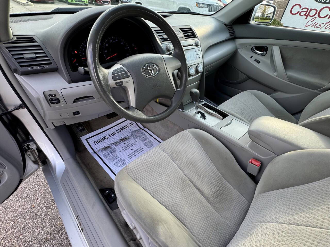 Used 2010 Toyota Camry LE image 12