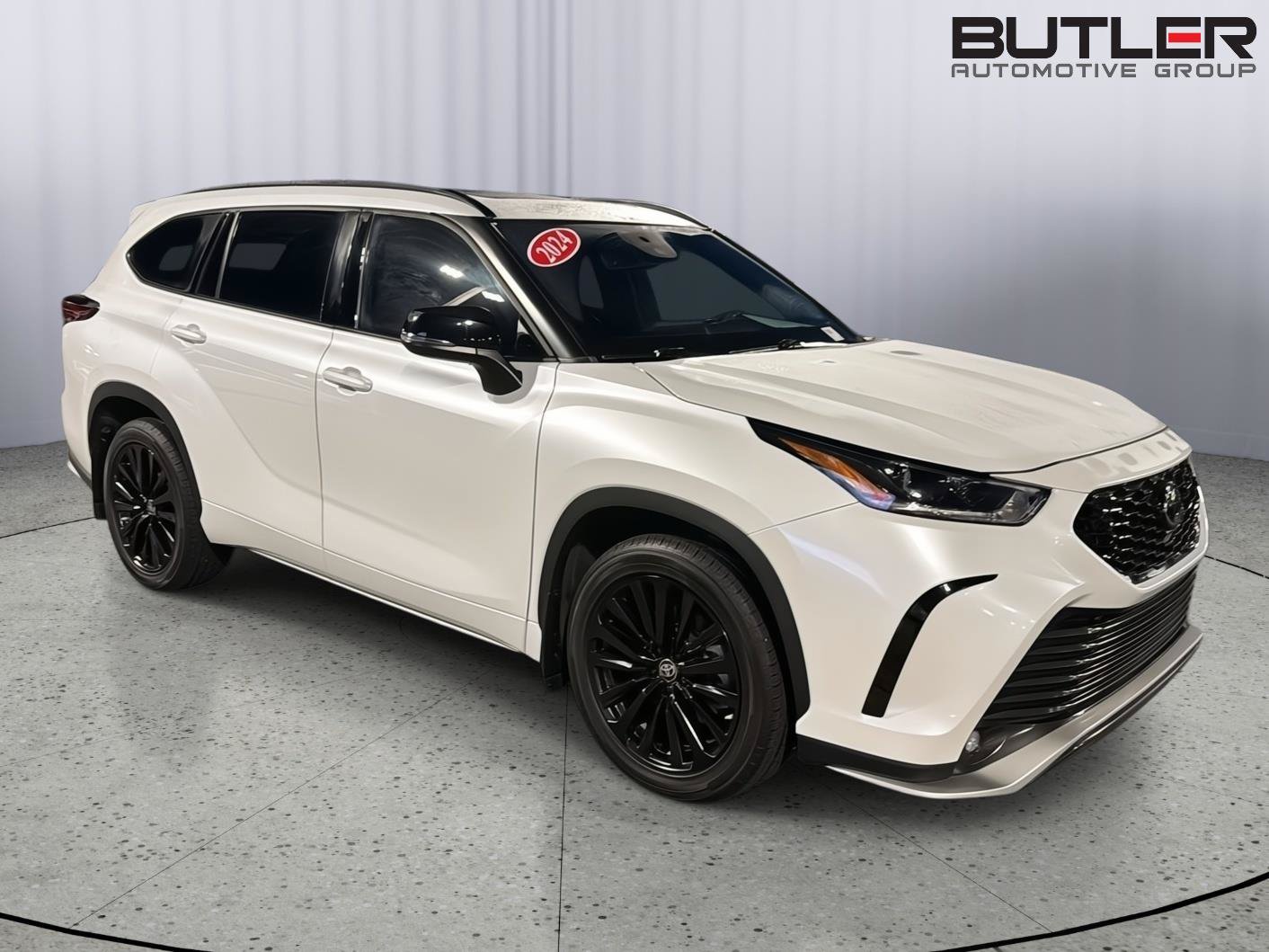 Used 2024 Toyota Highlander XSE FWD image 8