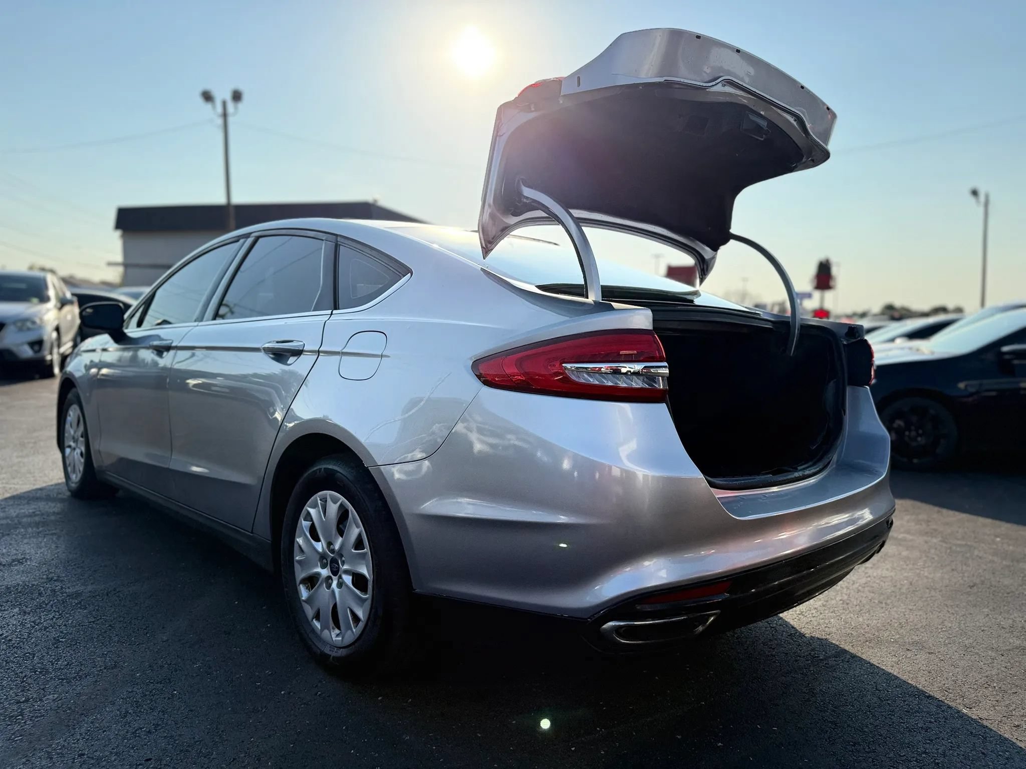 Used 2020 Ford Fusion S FWD image 37