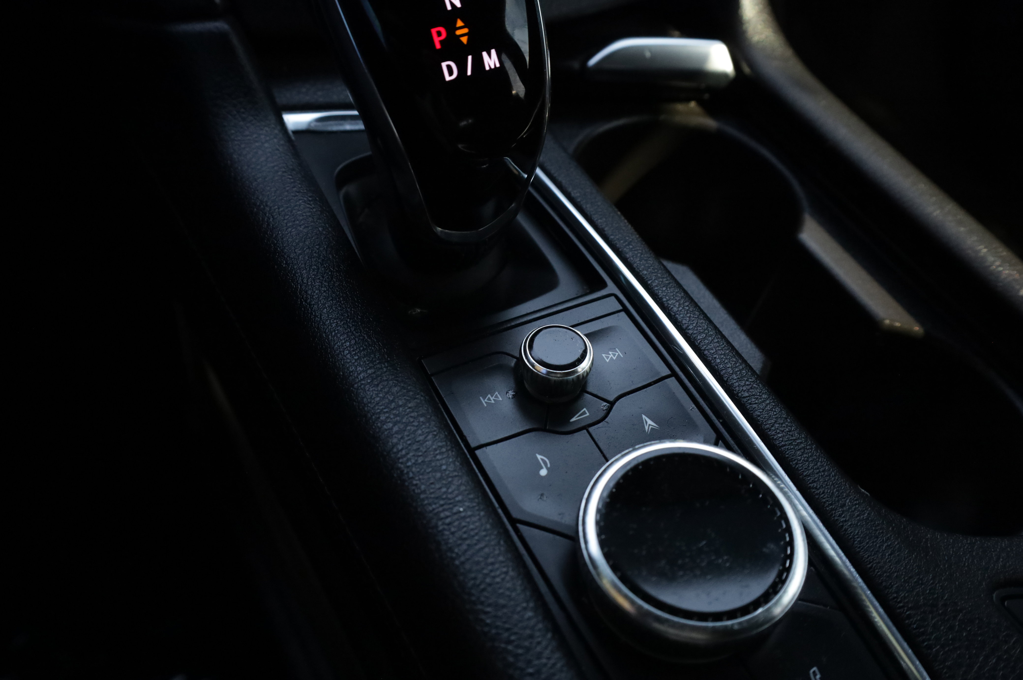 Used 2022 Cadillac XT5 Premium Luxury w/ Technology Package AWD/4WD image 12