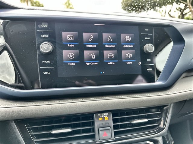 Used 2024 Volkswagen Taos SE image 20