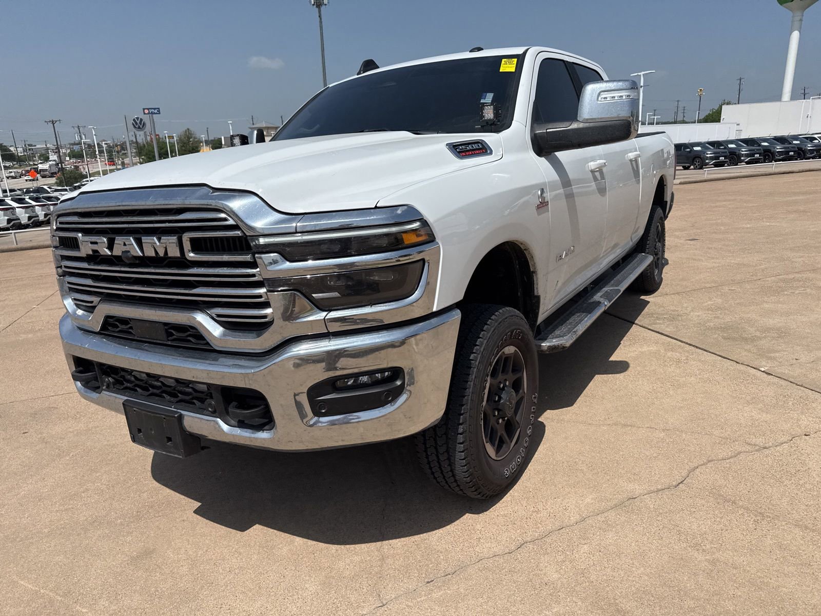 Used 2025 RAM 2500 Laramie AWD/4WD image 3