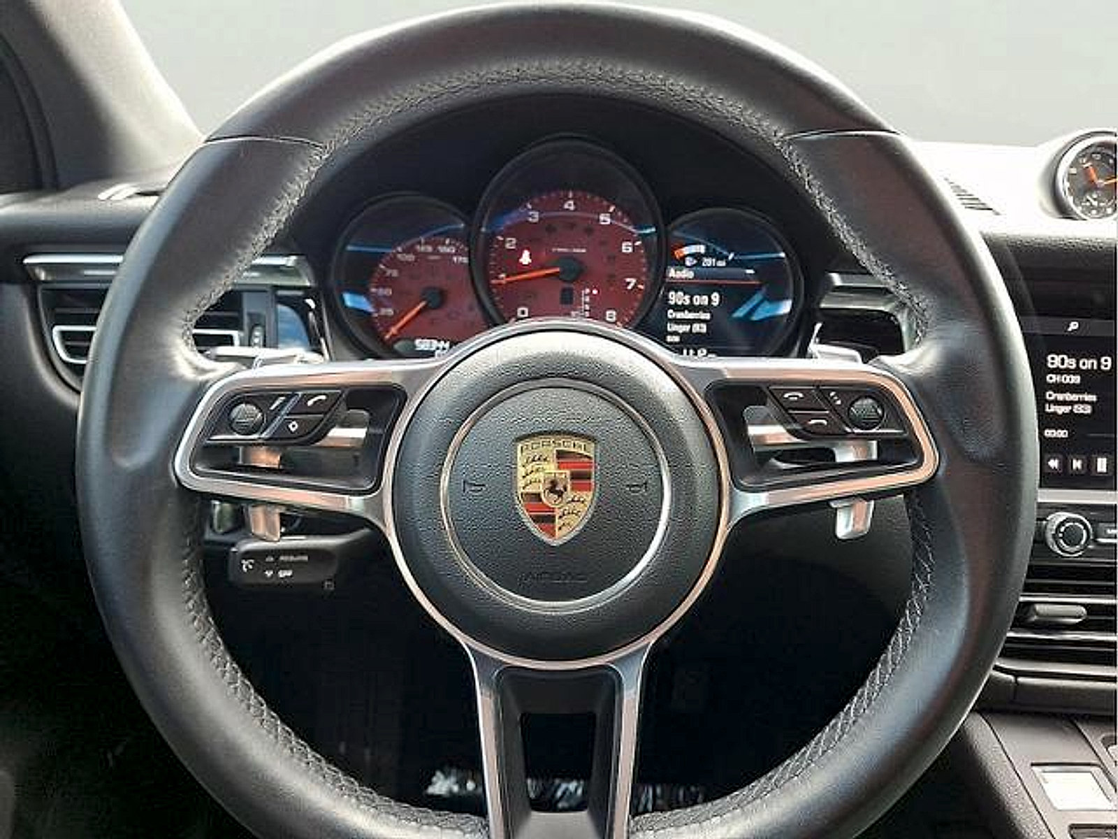 Used 2020 Porsche Macan AWD/4WD image 18