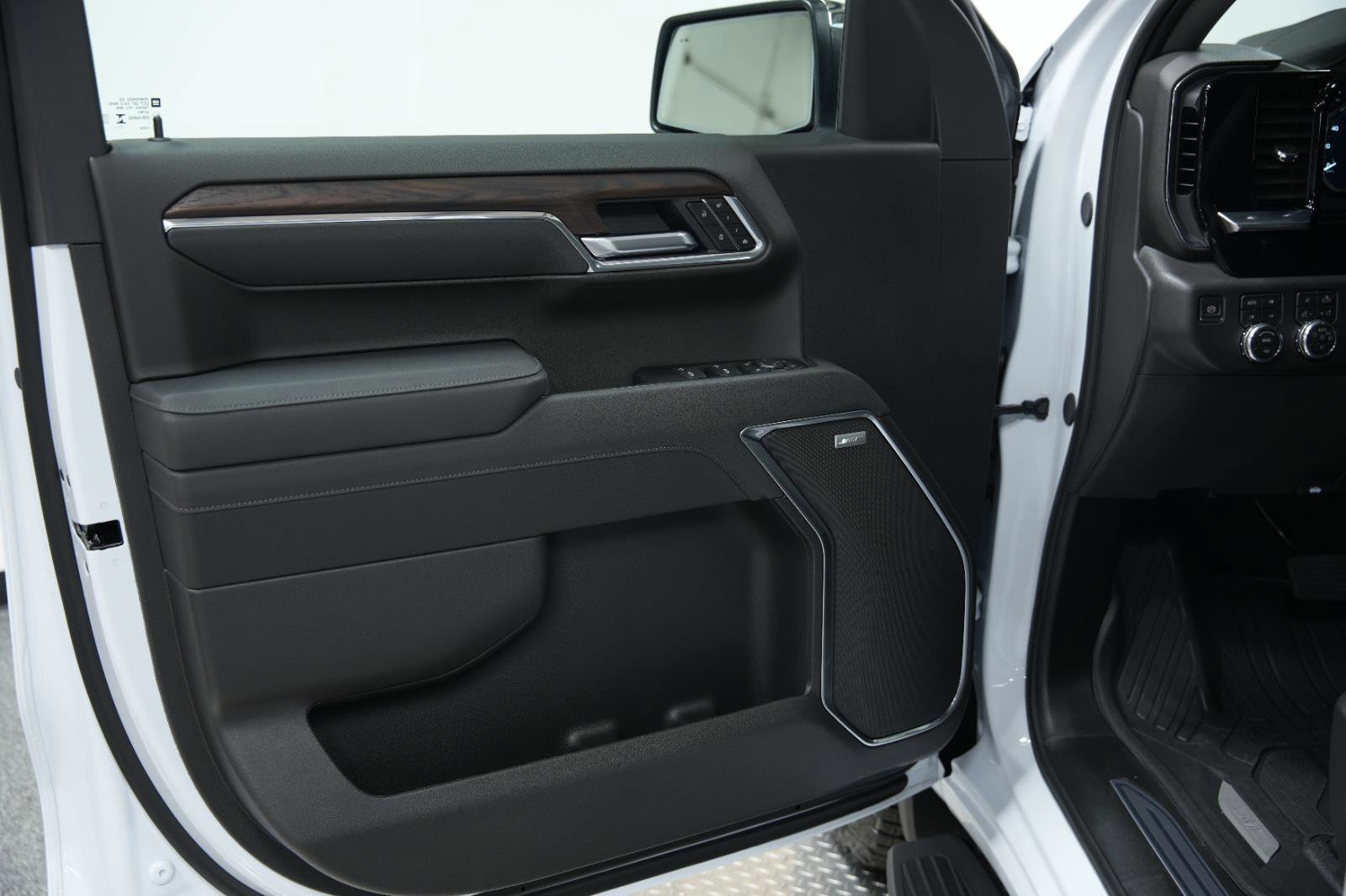 New 2026 GMC Sierra 1500 SLT w/ SLT Premium Plus Package image 22