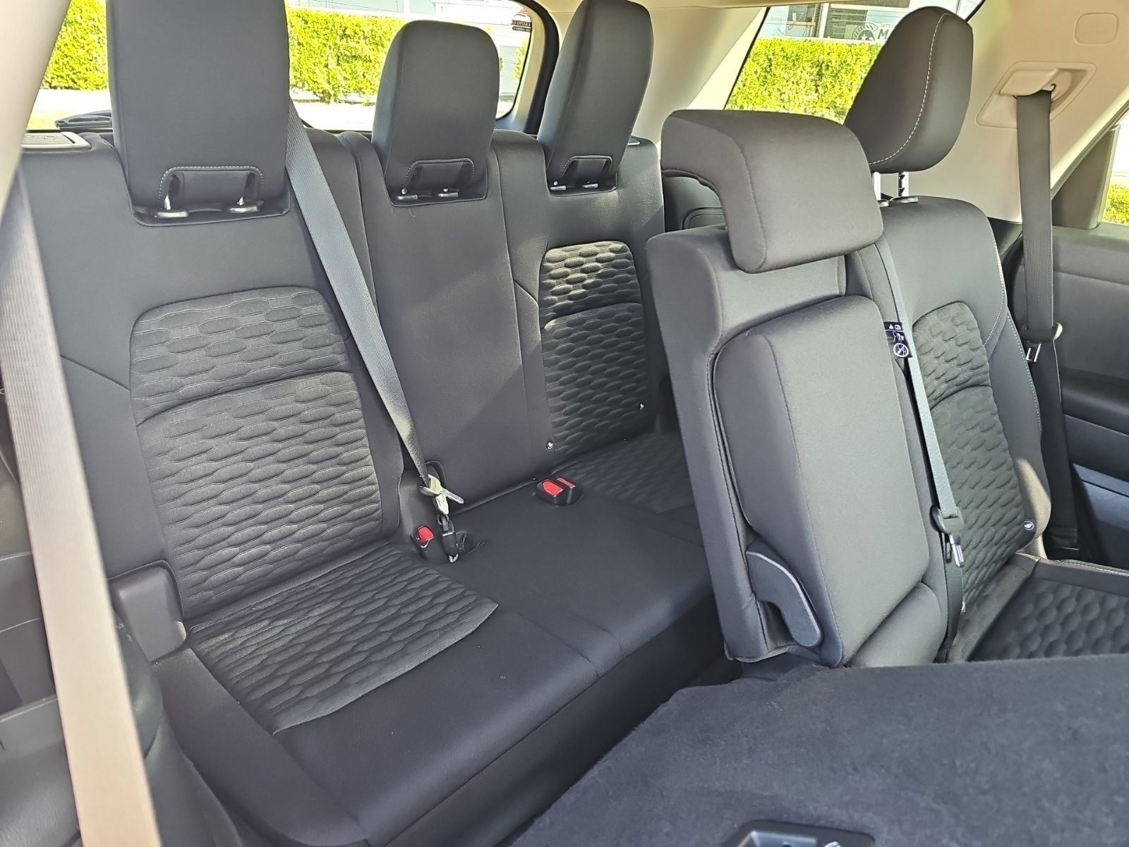 Used 2022 Nissan Pathfinder SV AWD/4WD image 33