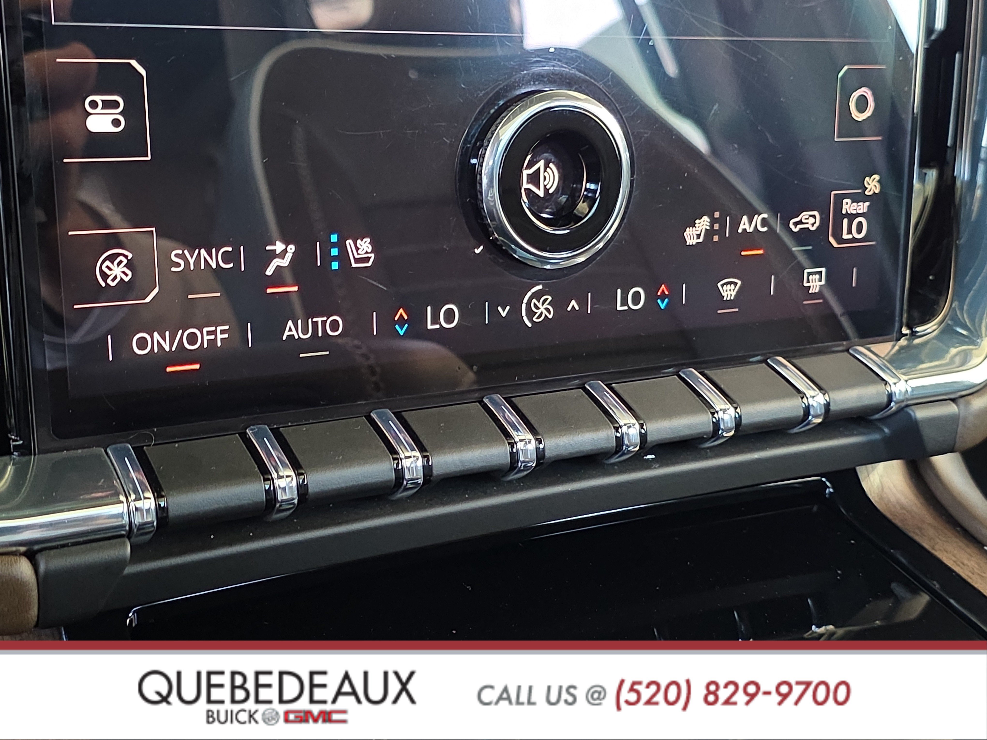 Used 2025 GMC Yukon Denali Ultimate AWD/4WD image 21