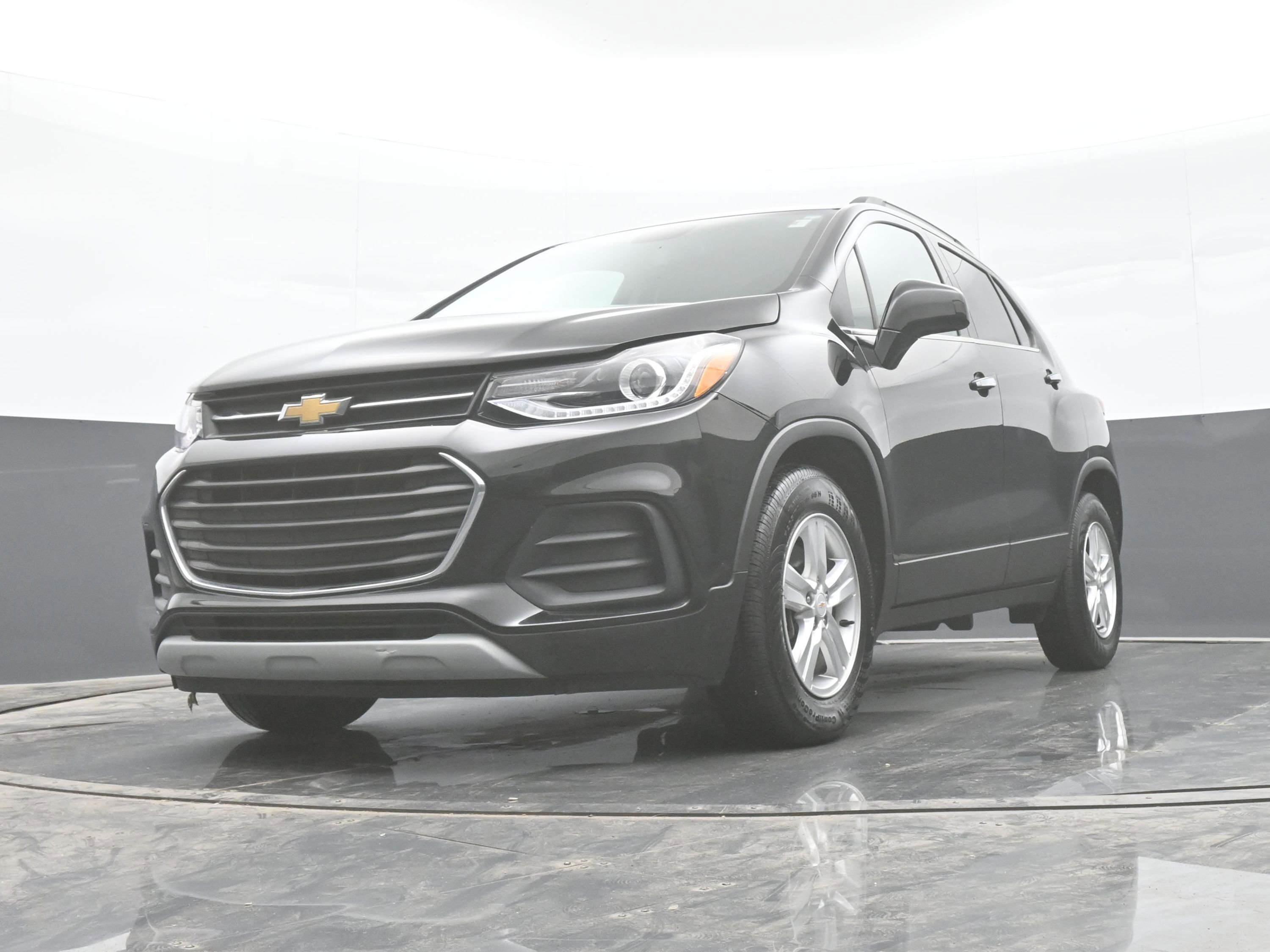 Used 2020 Chevrolet Trax LT w/ LT Convenience Package image 36