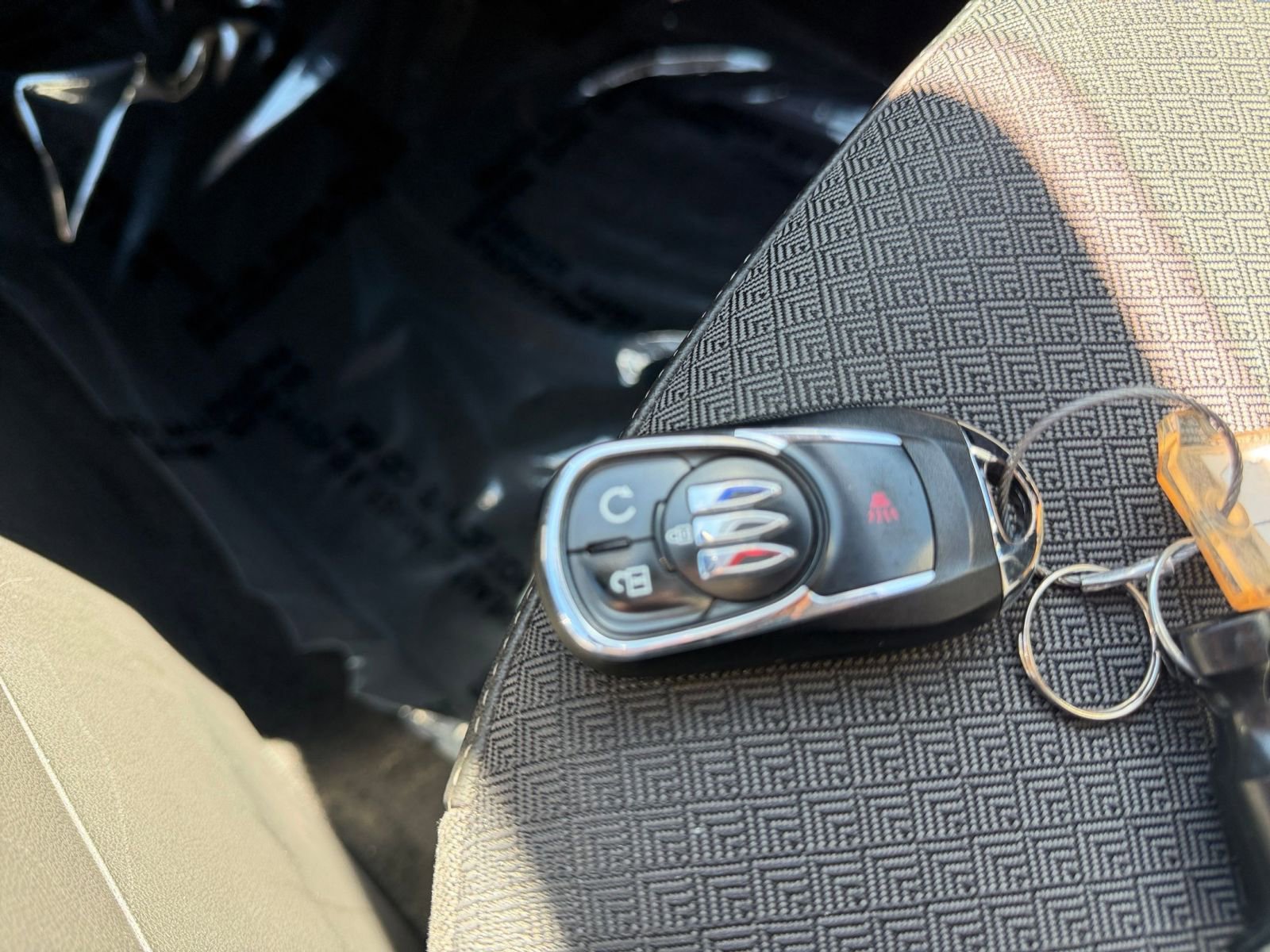 Used 2025 Buick Encore GX Preferred image 23