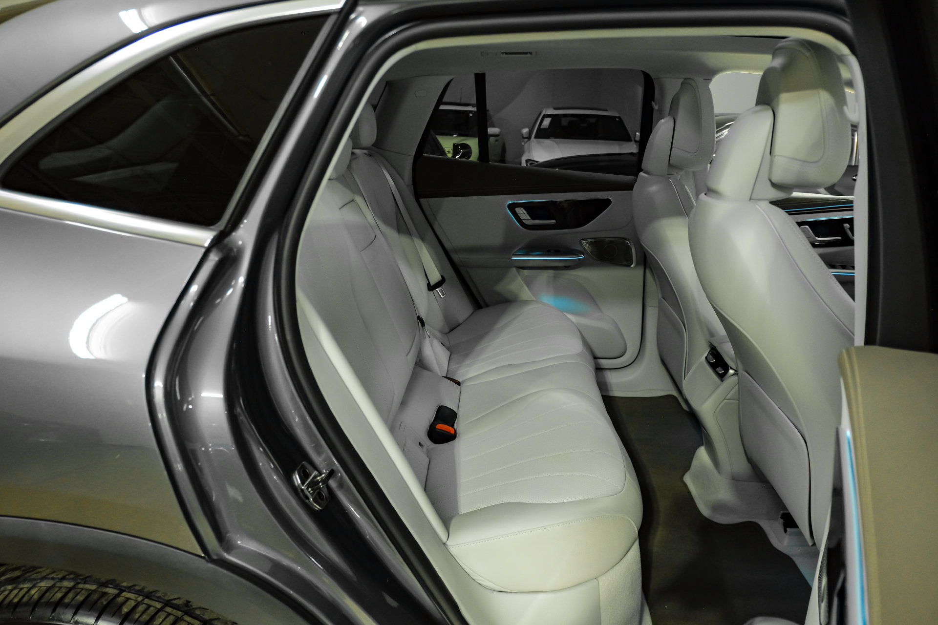 Used 2023 Mercedes-Benz EQE 350+ SUV w/ AMG Line Exterior Package image 37