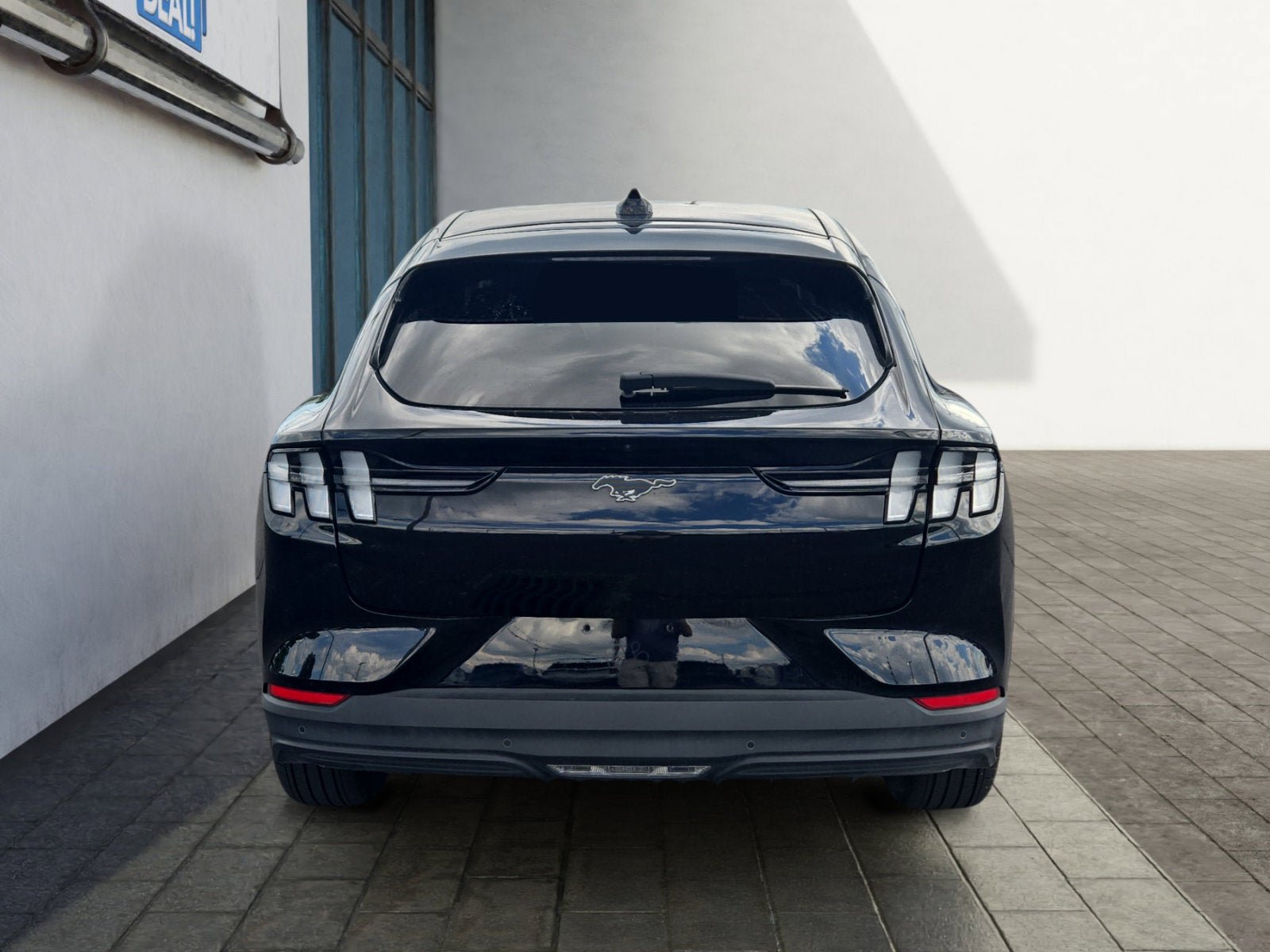 Certified 2025 Ford Mustang Mach-E Premium AWD/4WD image 4