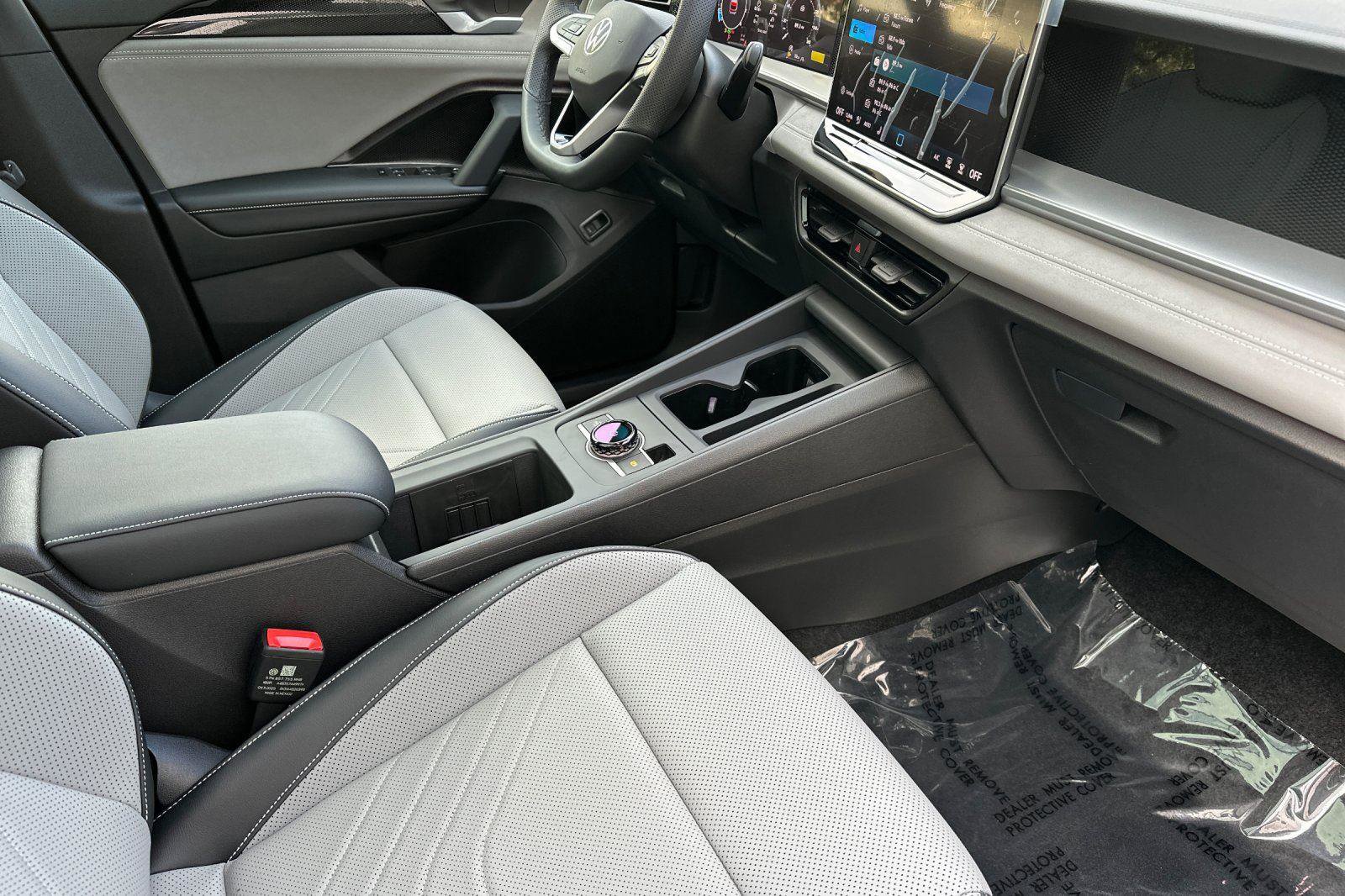 New 2026 Volkswagen Tiguan SE R-Line image 15