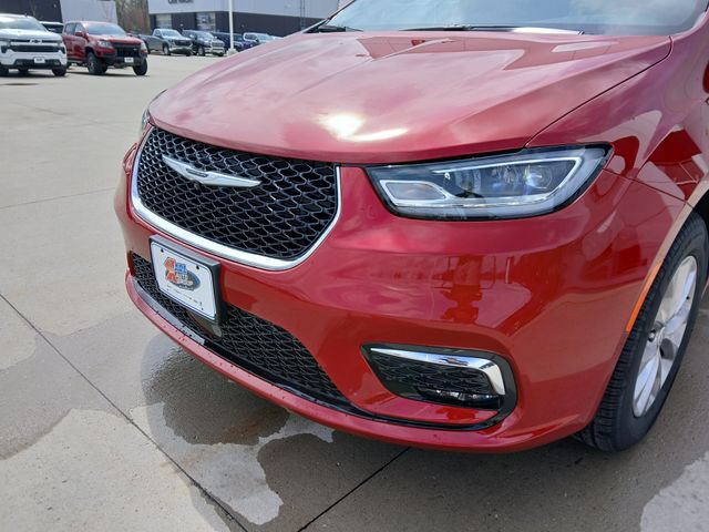 New 2026 Chrysler Pacifica Select AWD/4WD image 9