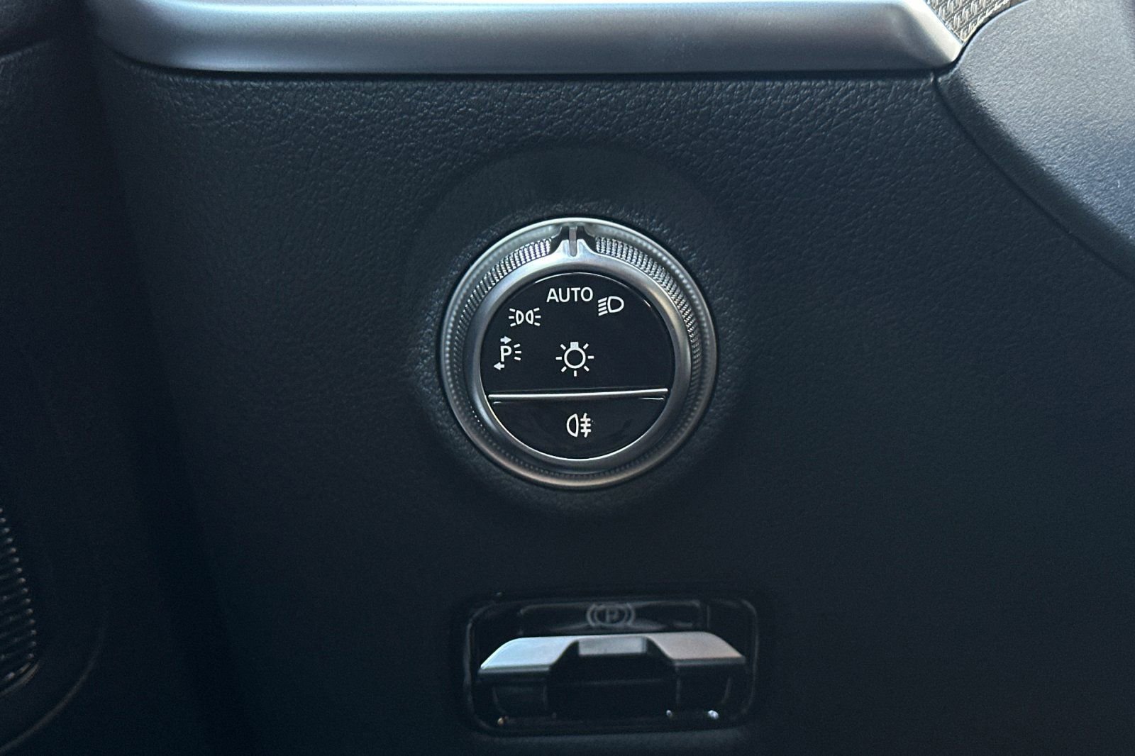 New 2025 Mercedes-Benz C 300 4MATIC Sedan image 28