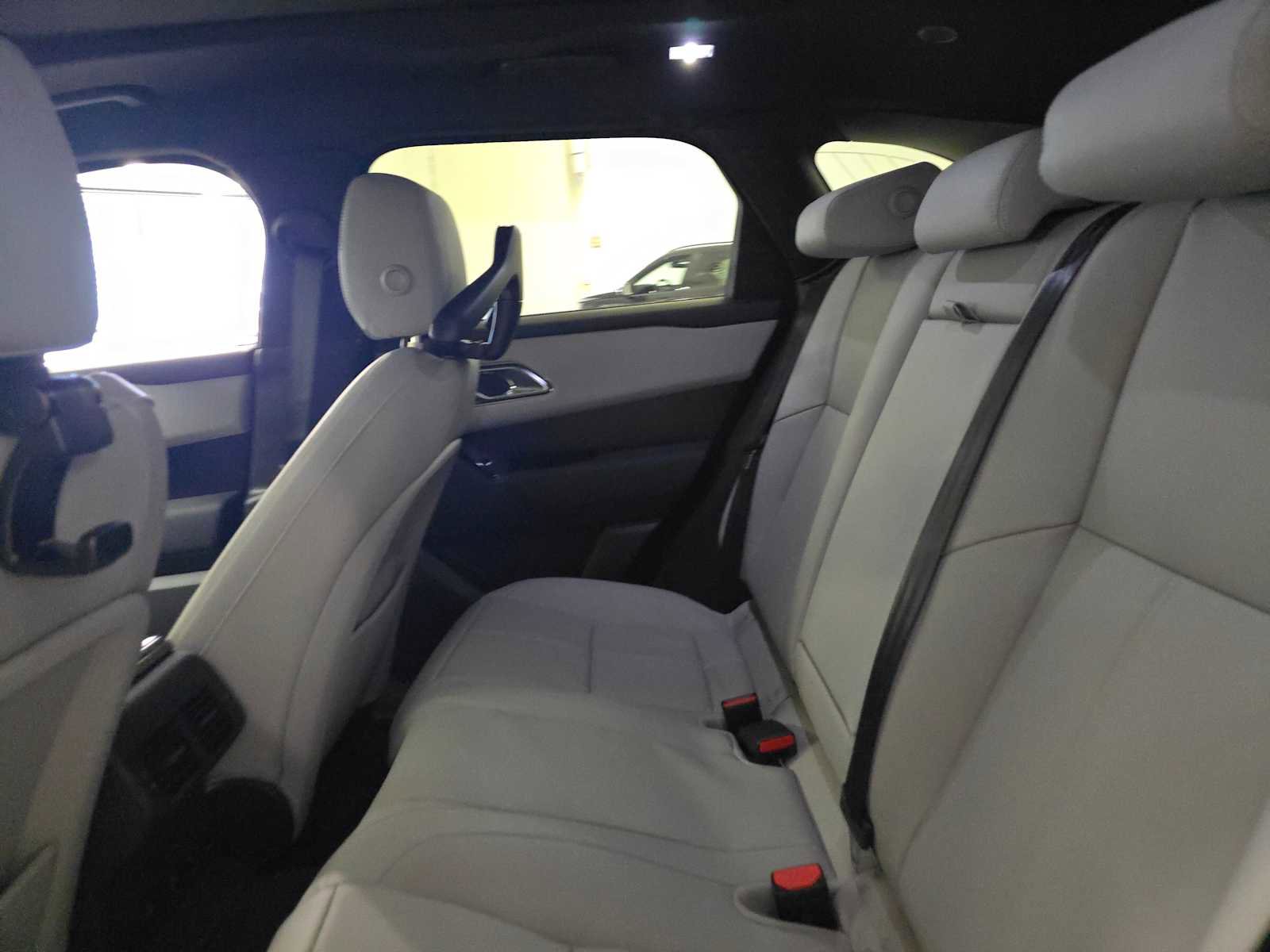 New 2026 Land Rover Range Rover Velar Dynamic SE image 9