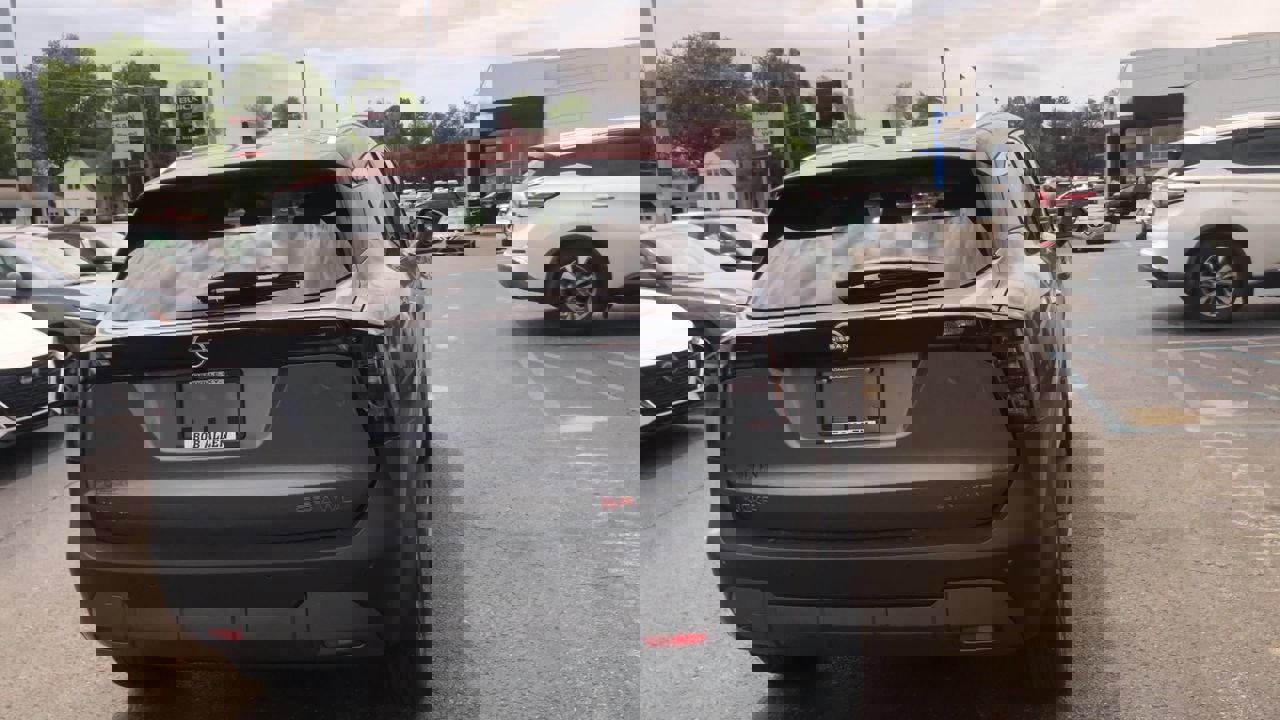 Used 2025 Nissan Kicks SR image 7