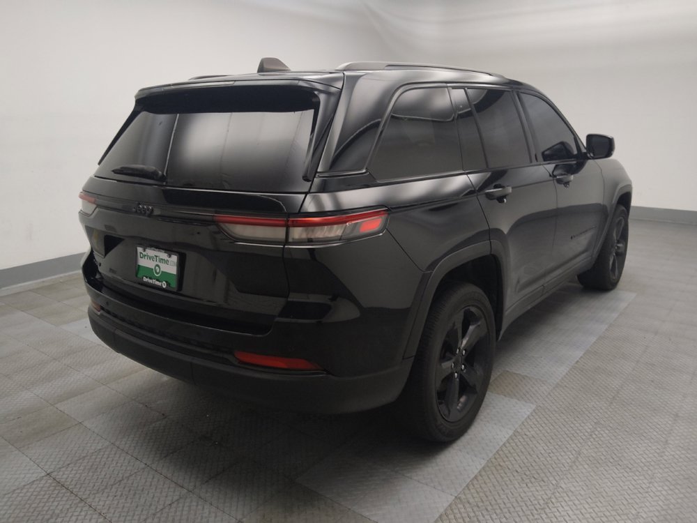 Used 2023 Jeep Grand Cherokee Altitude AWD/4WD image 9