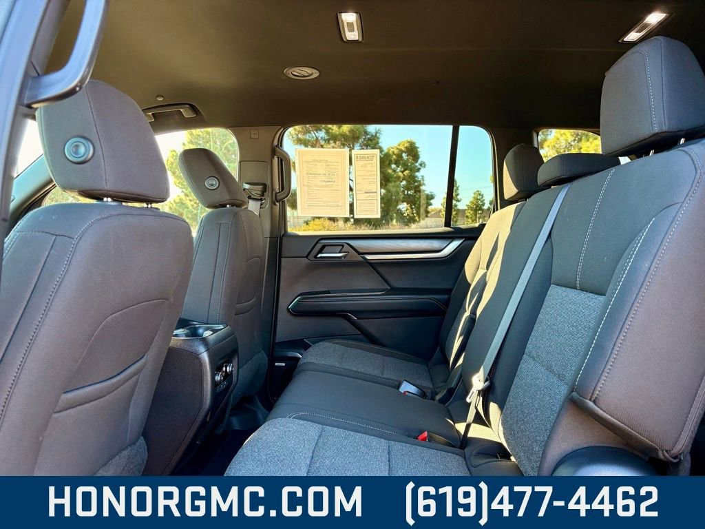 Used 2025 GMC Acadia Elevation image 17
