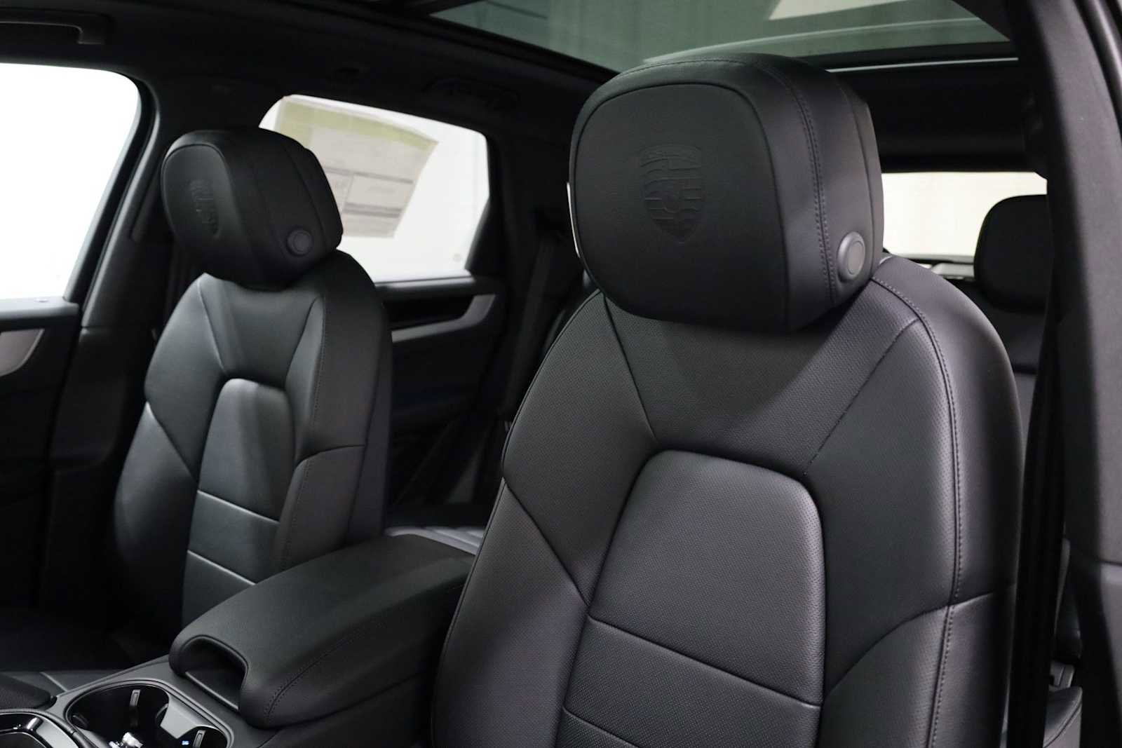 New 2026 Porsche Cayenne E-Hybrid AWD/4WD image 18