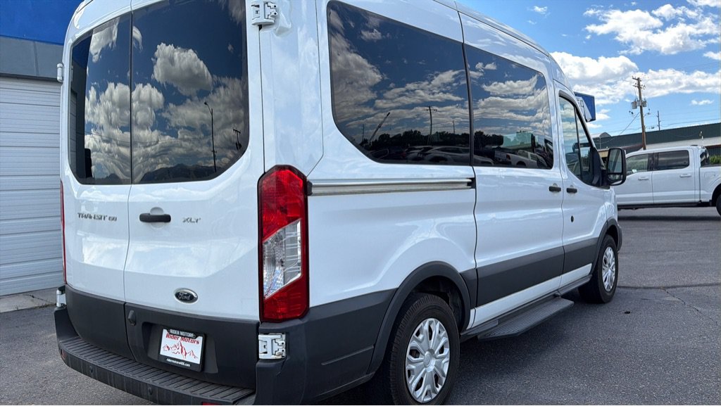 Used 2017 Ford Transit 150 XLT RWD image 4
