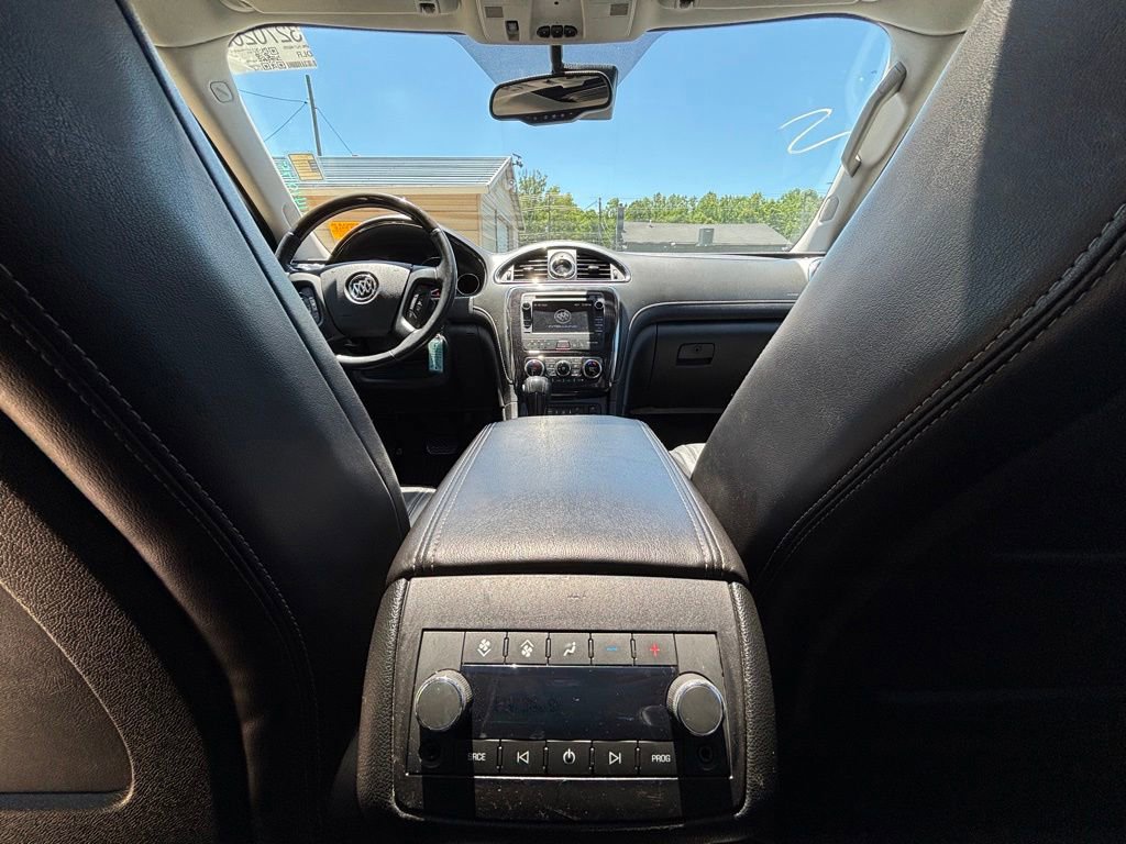 Used 2017 Buick Enclave Leather FWD image 16