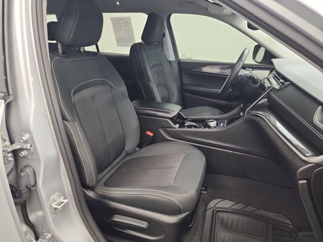 Used 2021 Jeep Grand Cherokee L Laredo w/ Luxury Tech Group I image 35