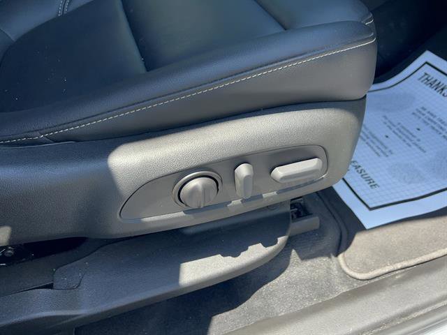 Used 2023 Chevrolet Traverse LT FWD image 10