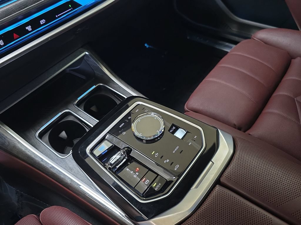 Certified 2023 BMW i7 xDrive60 AWD/4WD image 26