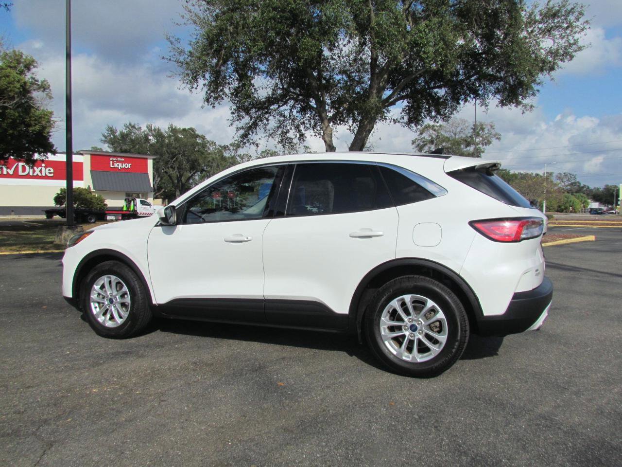Used 2020 Ford Escape SE FWD image 6
