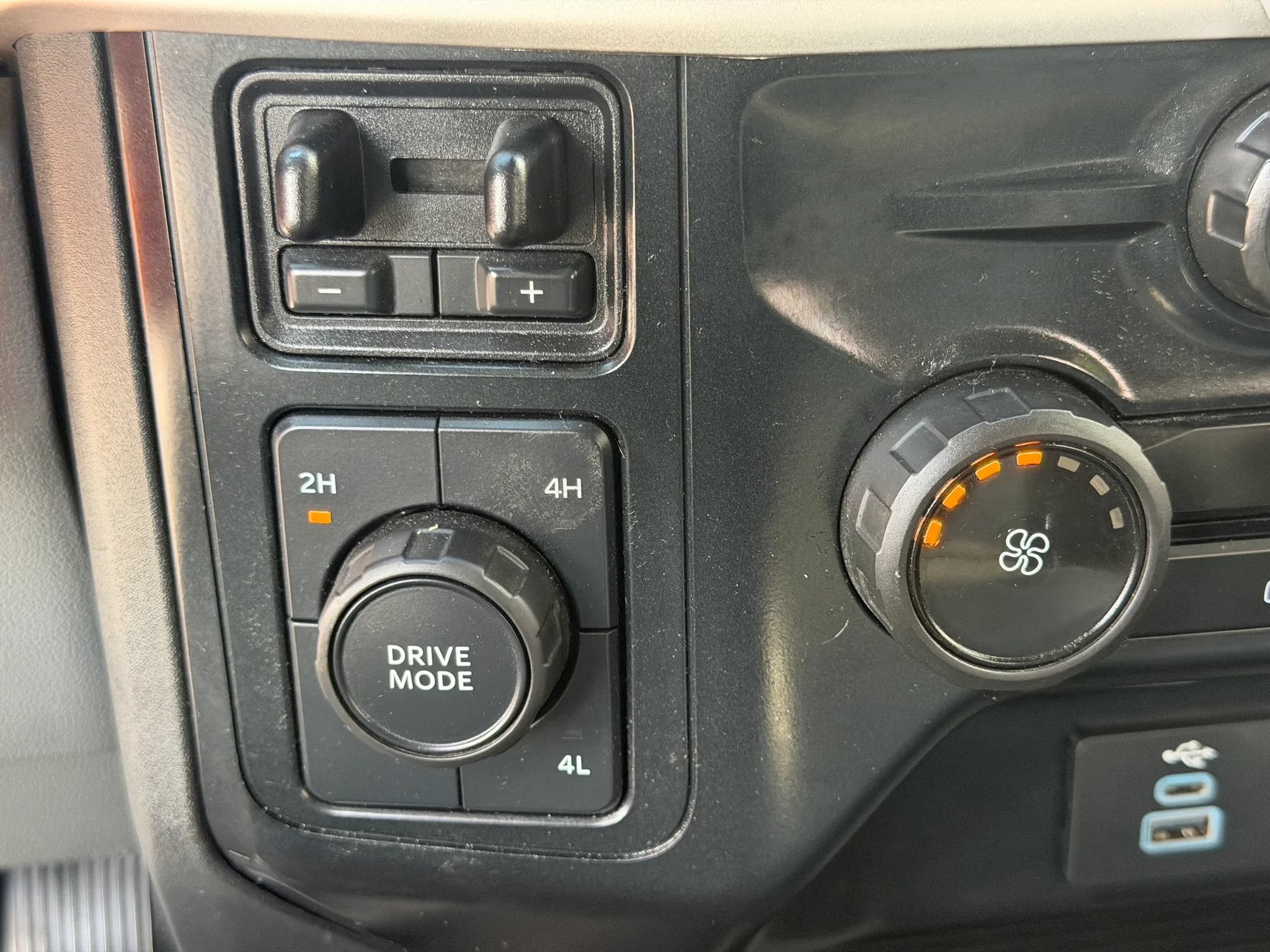 Used 2024 Ford F350 XL w/ Snow Plow Prep Package AWD/4WD image 12