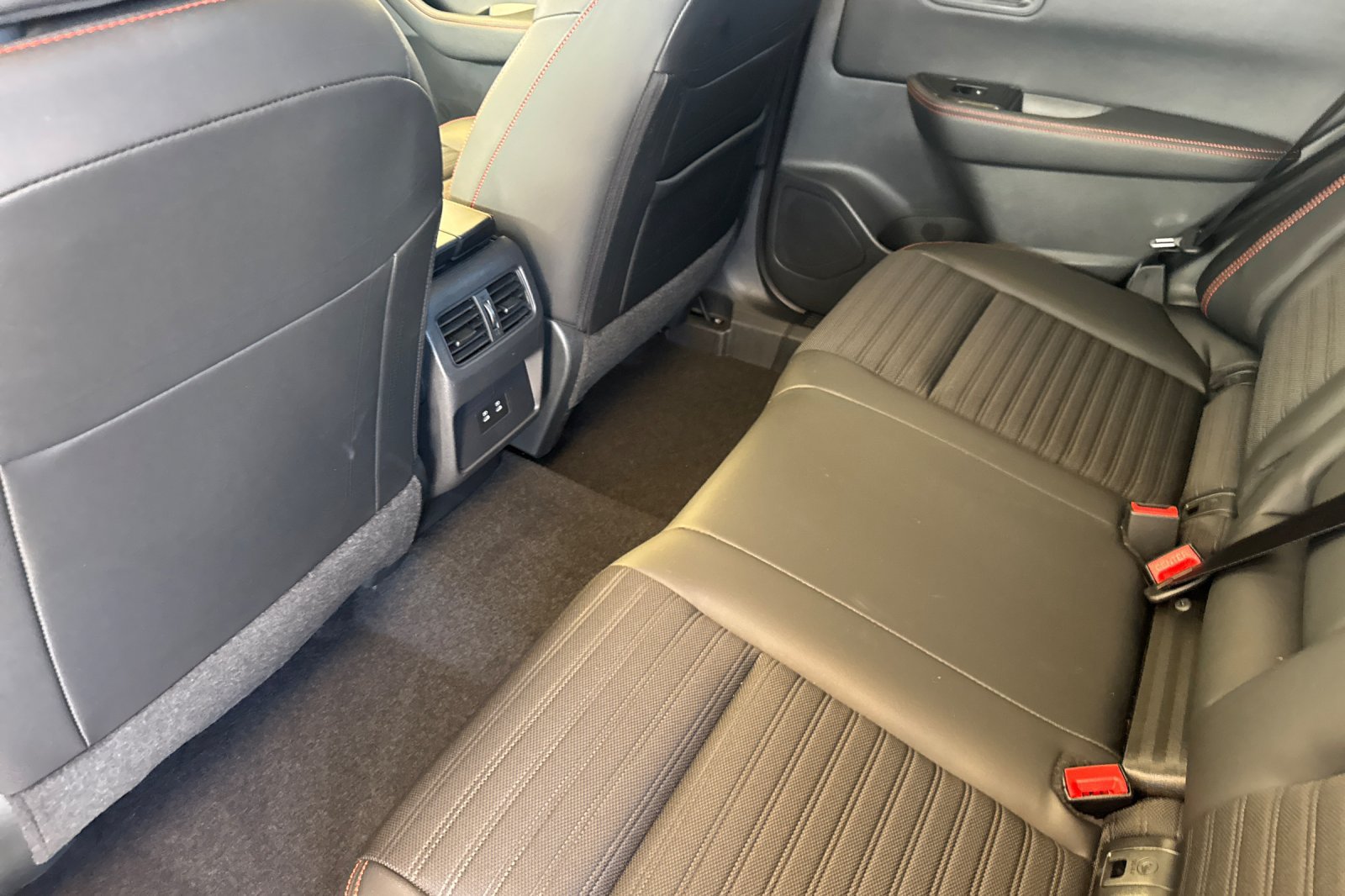 Certified 2025 Nissan Rogue SV AWD/4WD image 15