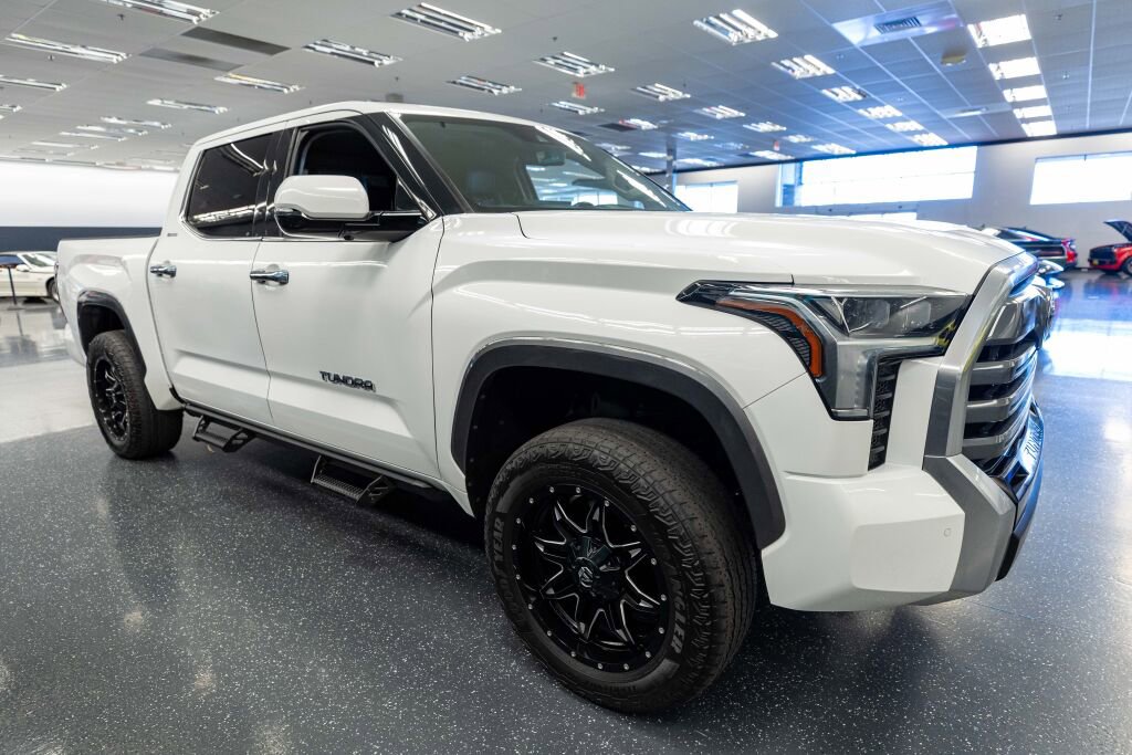 Used 2023 Toyota Tundra Limited AWD/4WD image 4