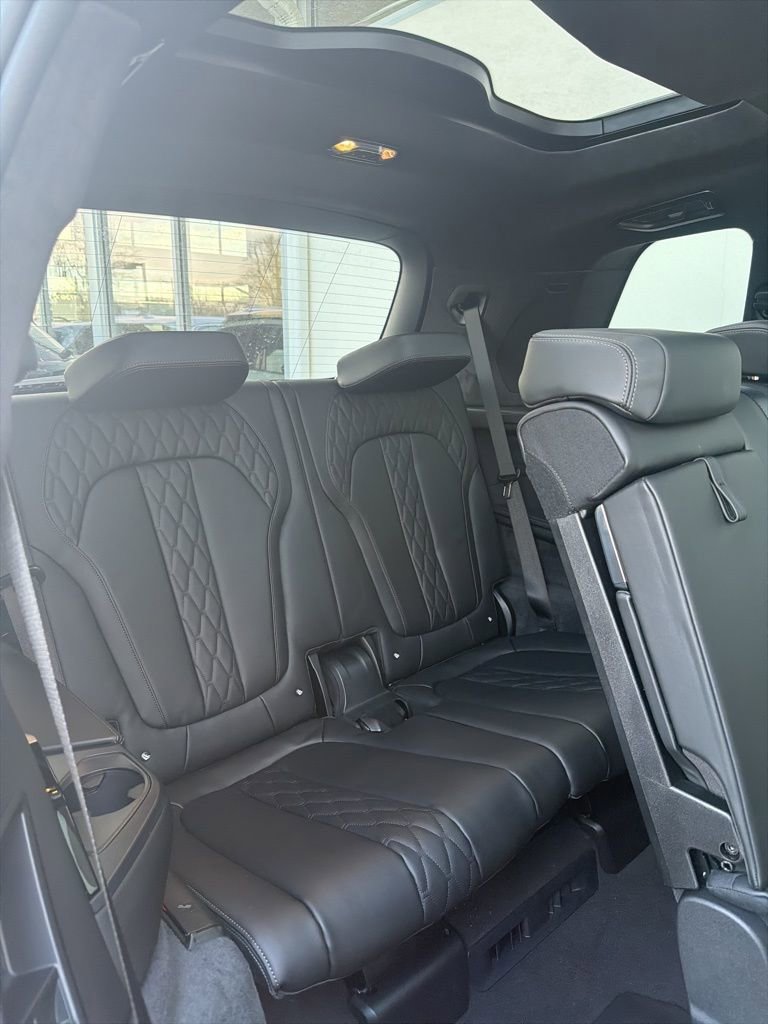 New 2026 BMW X7 M60i image 19
