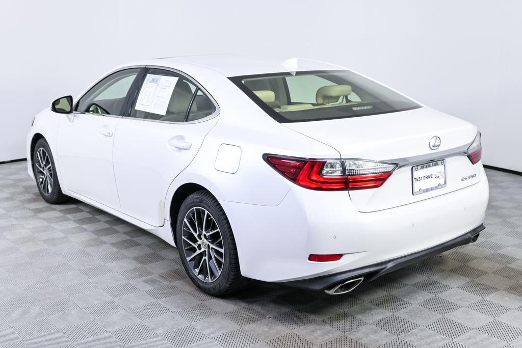 Used 2016 Lexus ES 350 w/ Luxury Package w/Wood Trim image 4