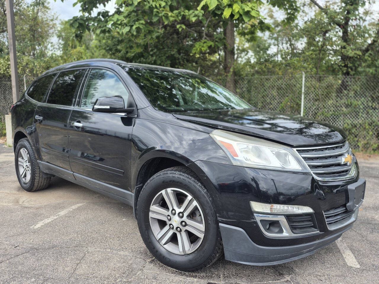 Used 2017 Chevrolet Traverse LT AWD/4WD image 1