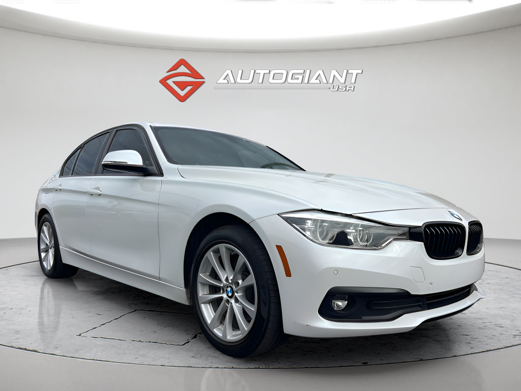 Used 2018 BMW 320i Sedan RWD image 11