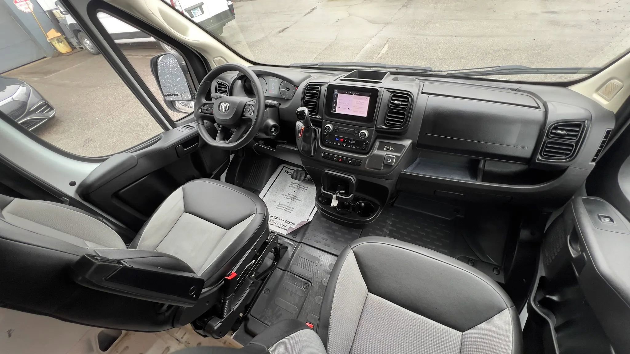 Used 2025 RAM ProMaster 2500 w/ Convenience Group FWD image 30