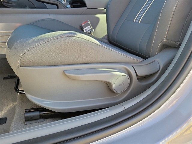 New 2025 Hyundai Elantra Sport FWD image 15