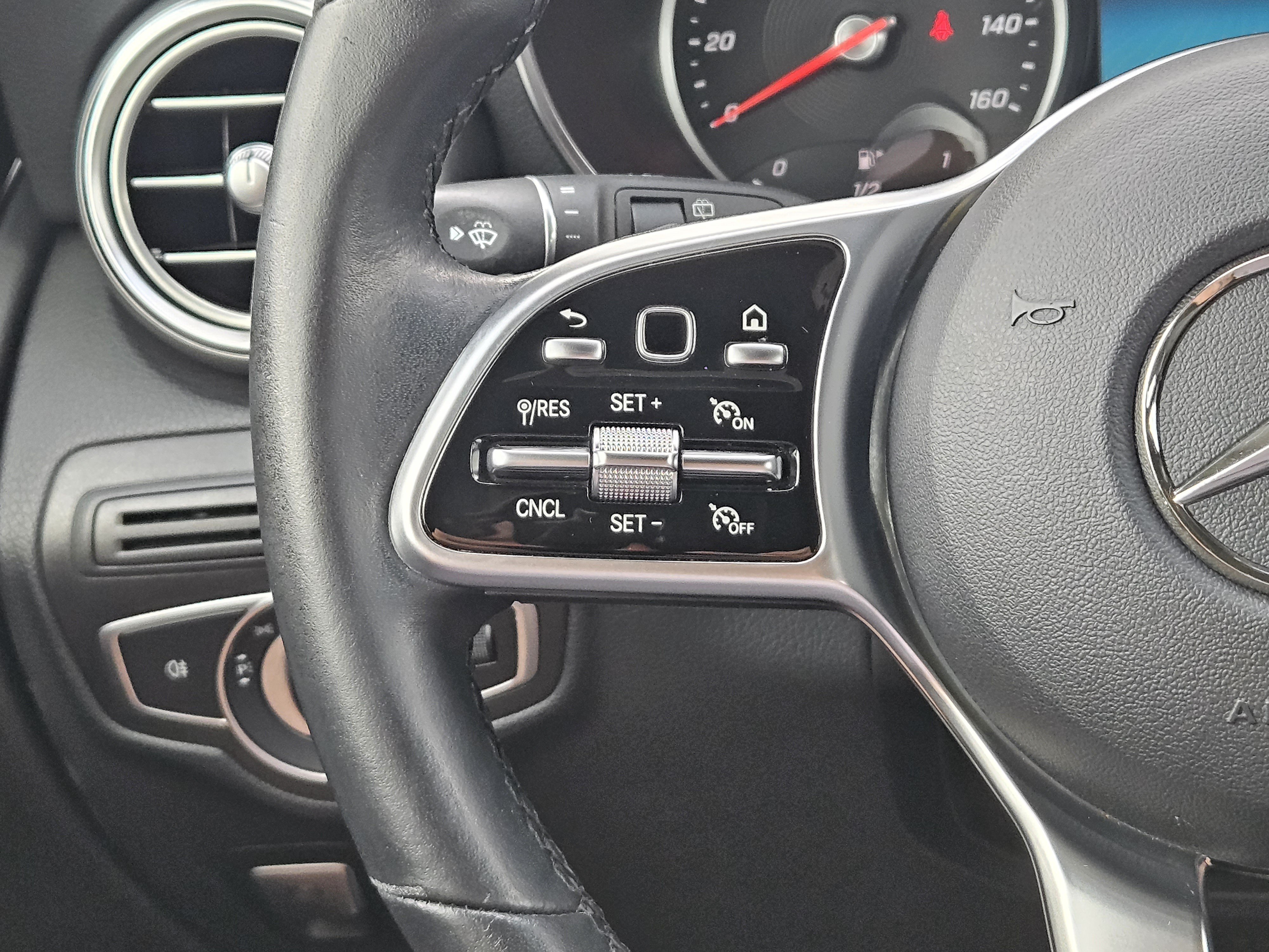 Certified 2021 Mercedes-Benz GLC 300 image 28