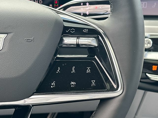 Used 2026 Cadillac Lyriq Premium Luxury w/ LPO, Floor Liner Package AWD/4WD image 6