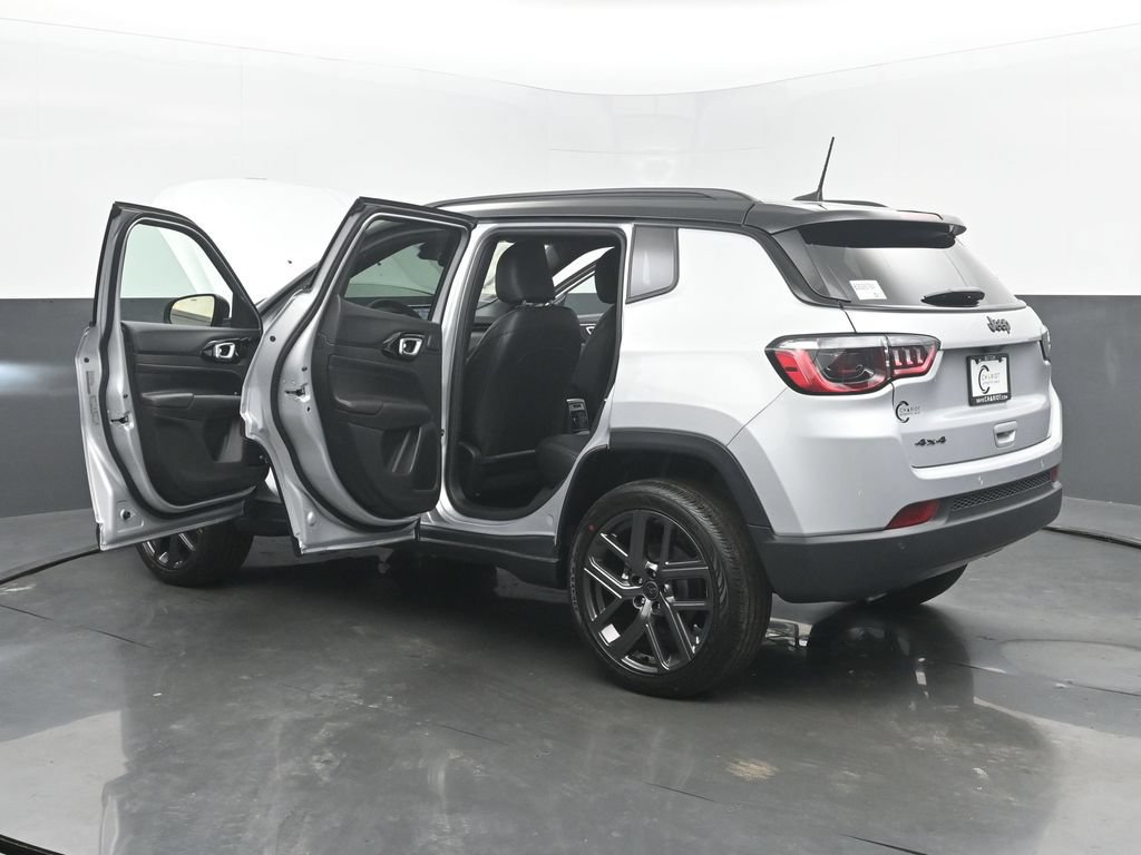 New 2026 Jeep Compass Limited w/ Sun, Sound & Navigation Group AWD/4WD image 52