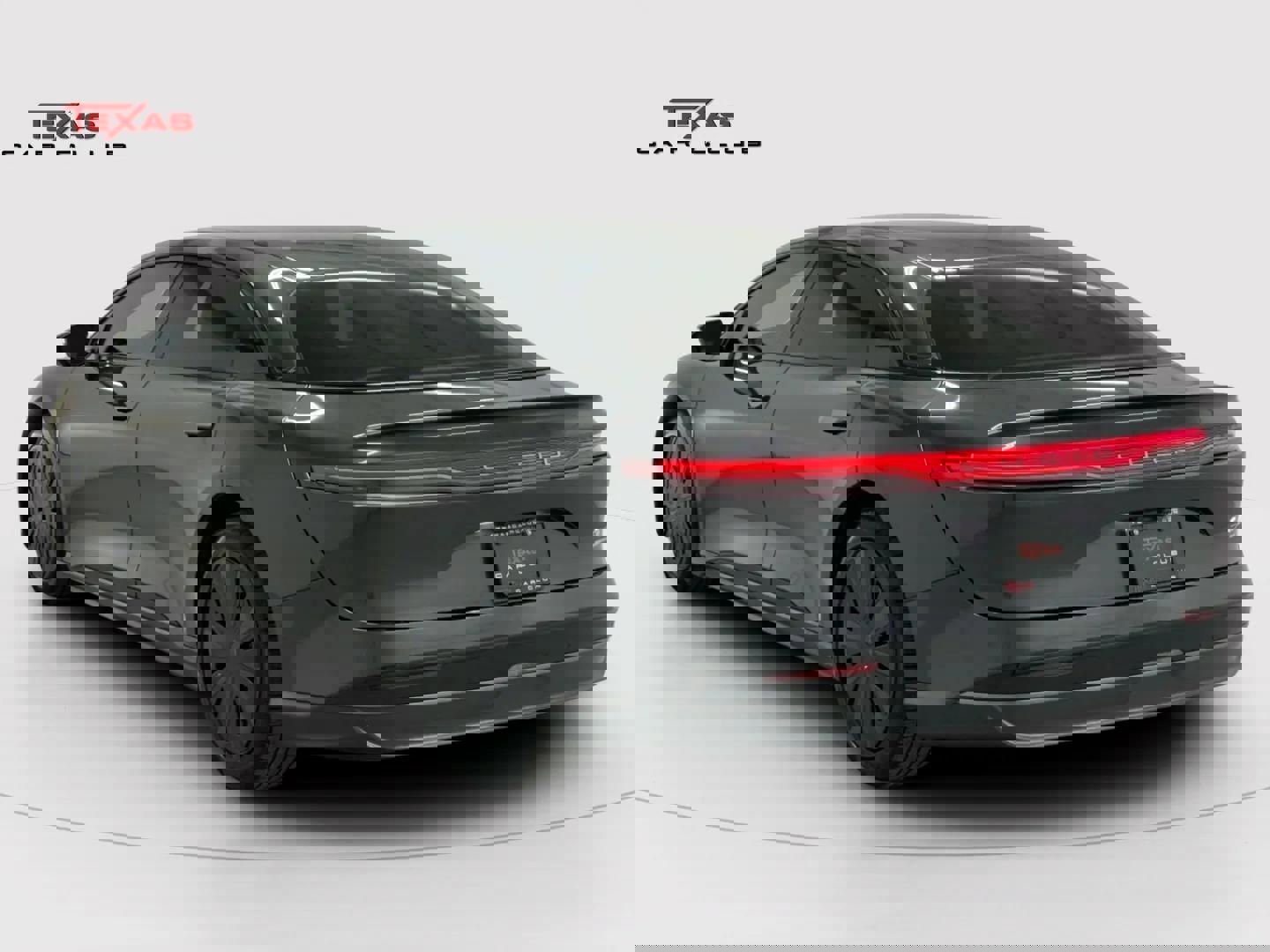 Used 2025 Lucid Air Touring image 5