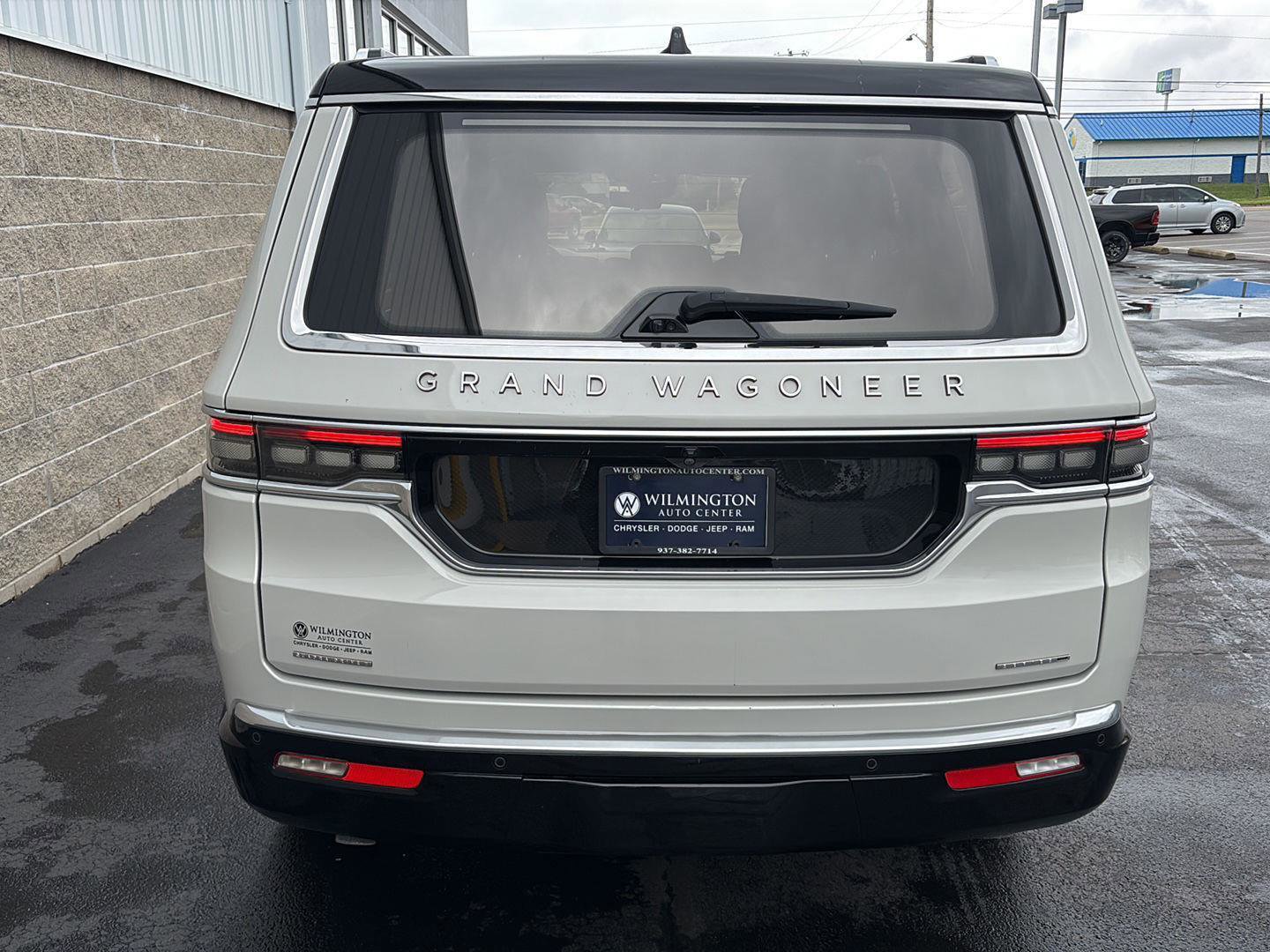 Used 2022 Jeep Grand Wagoneer Series III w/ Rear Seat Video Group 1 AWD/4WD image 49