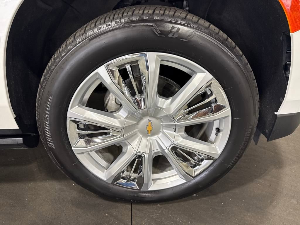 Certified 2024 Chevrolet Suburban High Country image 9