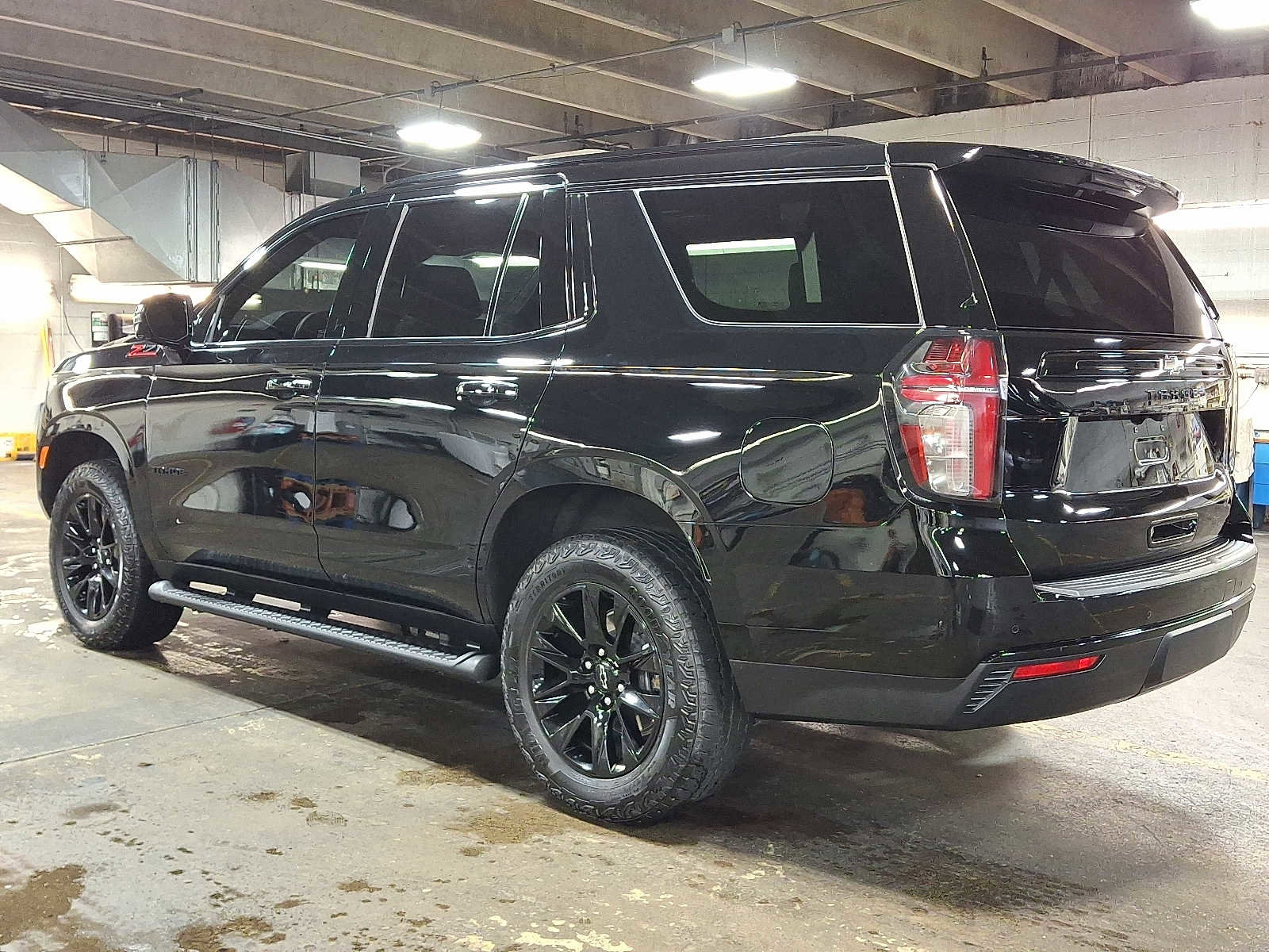 Used 2024 Chevrolet Tahoe Z71 w/ Luxury Package image 5